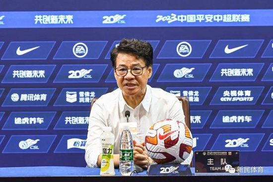 隔壁小伙子